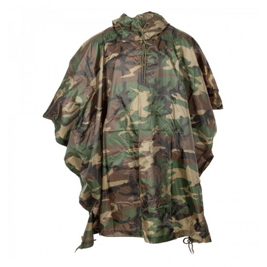 Poncho impermeabil rip stop camuflaj woodland MFH, cu husa transport Poncho impermeabil rip stop camuflaj woodland MFH, cu husa transport
